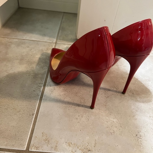 Christian Louboutin red pumps. Size 38 - Picture 4 of 6